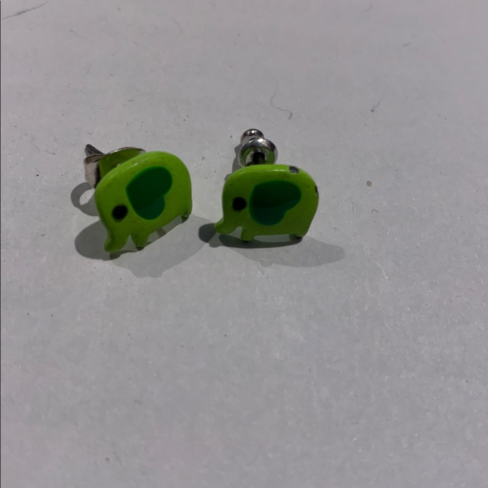 Vintage green elephant w heart stud 1/2” pierced Earrings - Picture 1 of 3